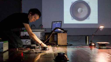 10.11.17 19h Expérimentations sonores et visuelles : Pôm Bouvier B., L’épaisseur de l’Instant / / / / / / / / / / / / / / / / / / / / / / / / / / / / / / / / / / / / / / / 10.11.17 19h Expérimentations sonores et visuelles : Pôm Bouvier B., L’épaisseur de l’Instant / / / / / / / / / / / / / / / / / / / / / / / / / / / / / / / / / / / / / / /